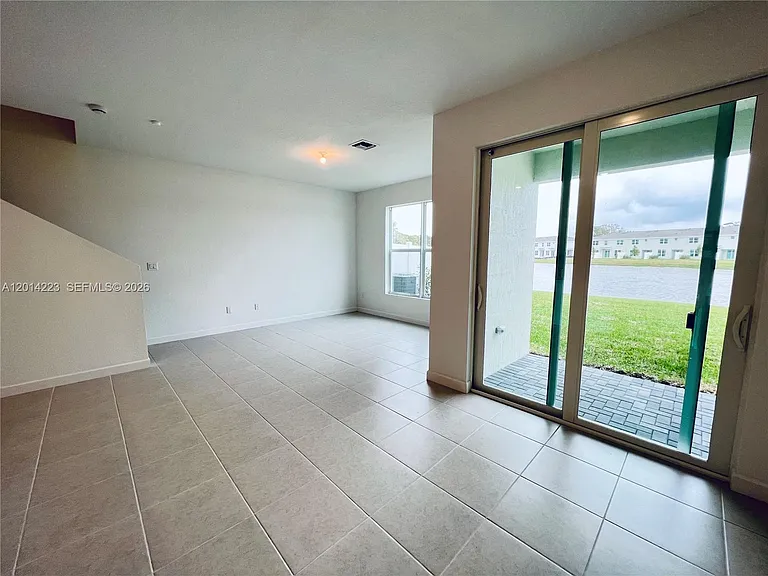 6923 Harbours Edge Ave — Photo 13