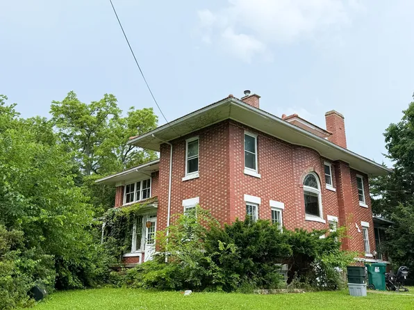 2 E 8th St, Milledgeville, IL 61051