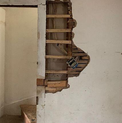 5th image of 244 Church St