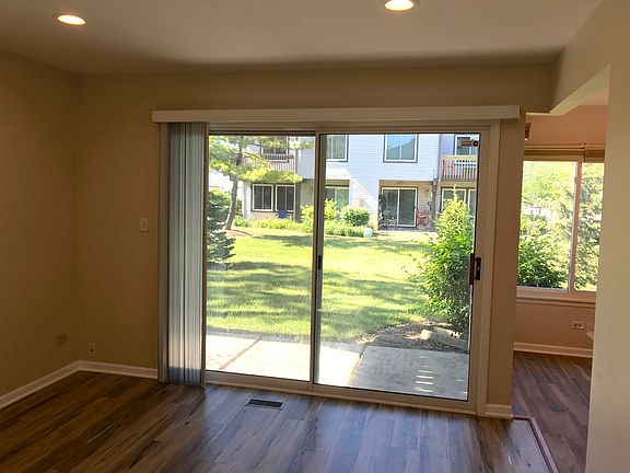 5th image of 1325 Kingsbury Dr #345