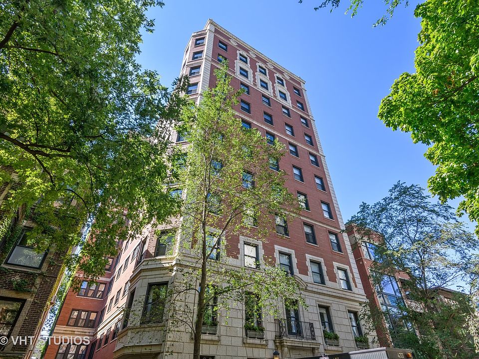 1st image of 433 W Briar Pl APT 6C