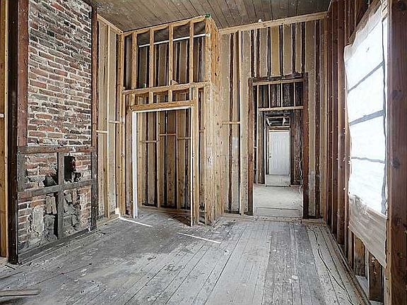 4th image of 2809 Orleans Ave