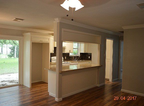 3rd image of 523 Gardenia St