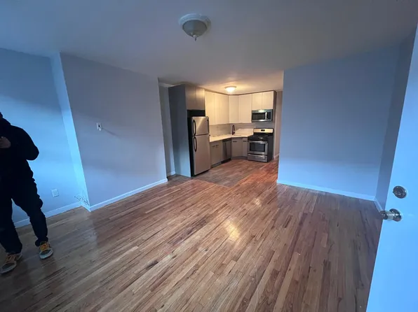 25 Vanderbilt Avenue image 6 of 10