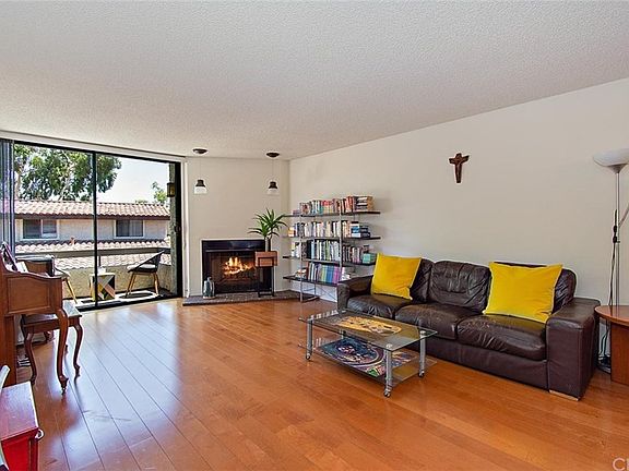 3rd image of 707 Fremont Villas