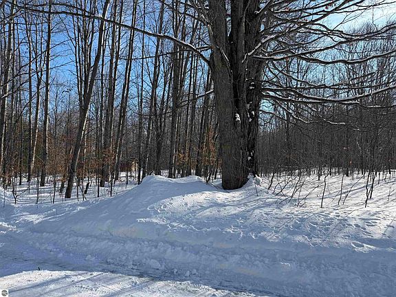 4th image of Lots 23 25 27 Muskie Way Lot 23-25