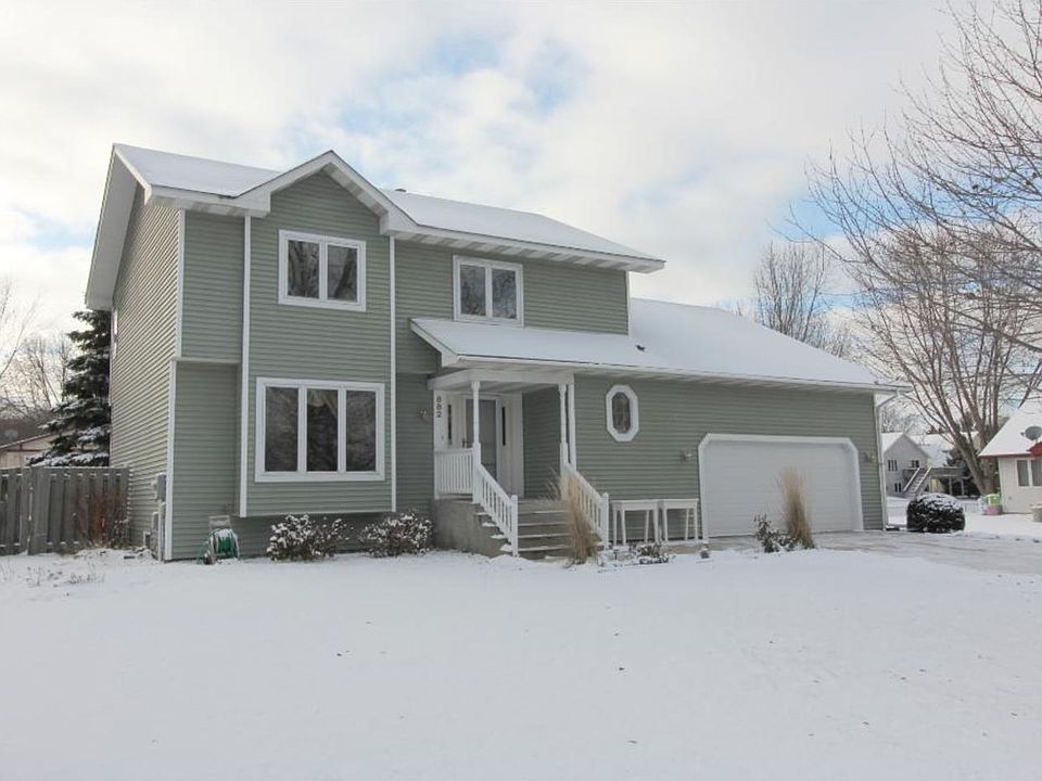 1st image of 882 Windrow Dr