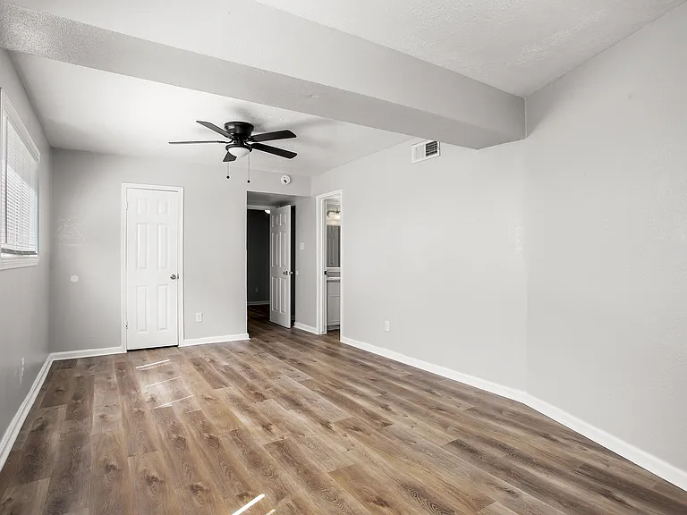 Casa Grande Apartments — Photo 22