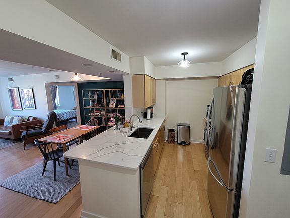 5th image of 1000 New Jersey Ave SE APT 319