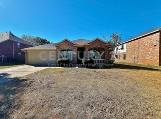 5939 Waterford Dr, Grand Prairie, TX 75052