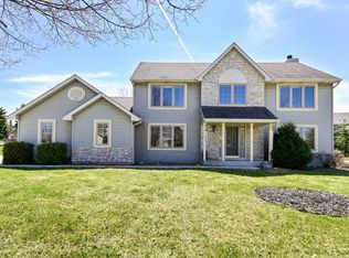 965 Arlon Ct, Belgium, WI 53004