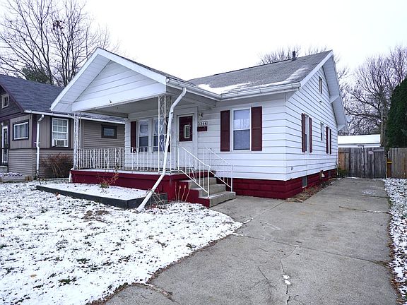 2nd image of 1206 Oakland St