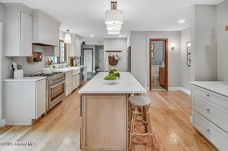 4th image of 38 Tamarack Drive