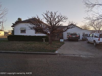 702 Maple Ave, Panhandle, TX, 79068