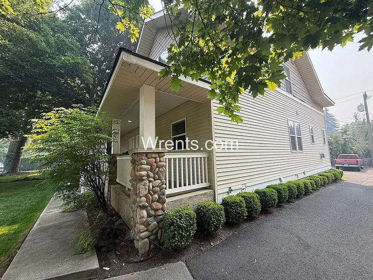425 W 14th Ave — Photo 17