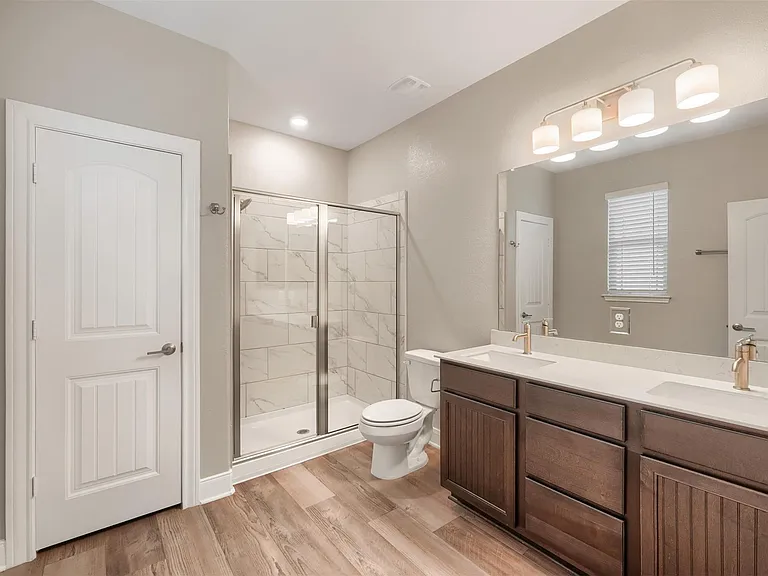 199 Kennicott Dr — Photo 13