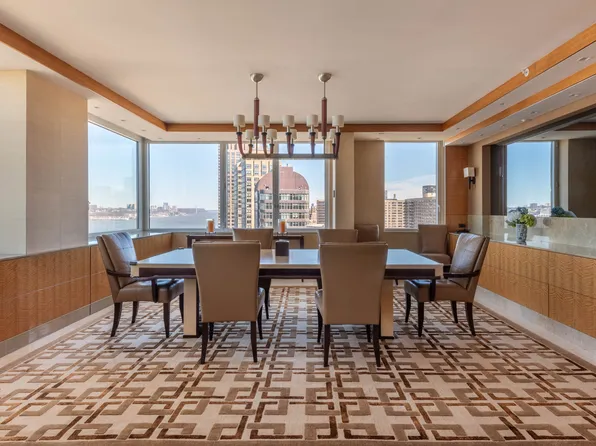 100 Riverside Boulevard image 5 of 15