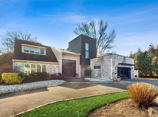 309 Heather Ln, Hewlett, NY 11557