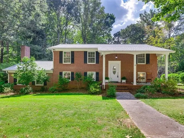 7 Park Dr, York, SC 29745