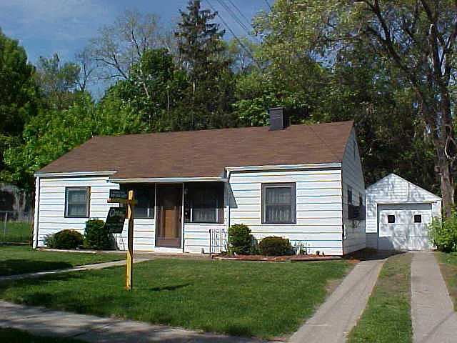 1521 Roseneath Ave