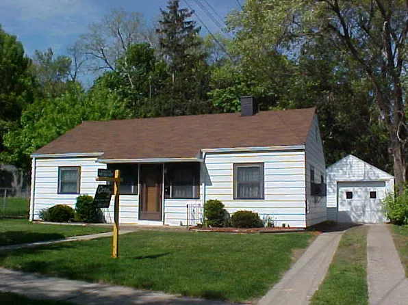 1521 Roseneath Ave, Lansing, MI 48915