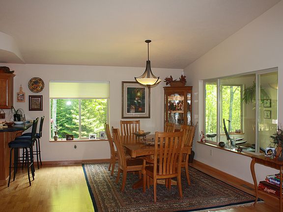 2nd image of 374 Lake Forest Dr