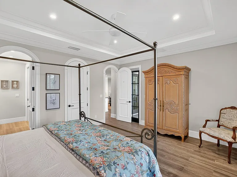 2425 Delmar Pl — Photo 44