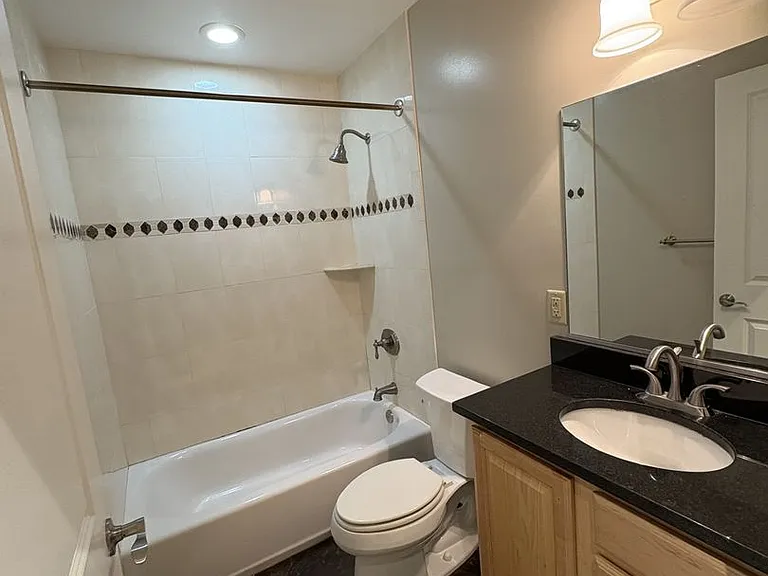 125 W. Saratoga St — Photo 31