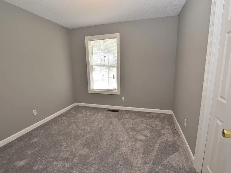 122 Tonya Ct — Photo 8