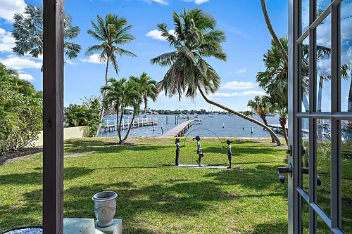 122 S Lake Dr Photo 1