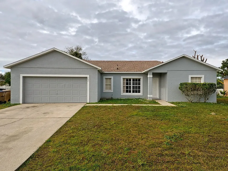 752 Paris Dr
