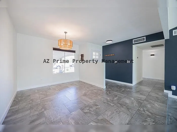 10251 N 53rd Ave — Photo 7