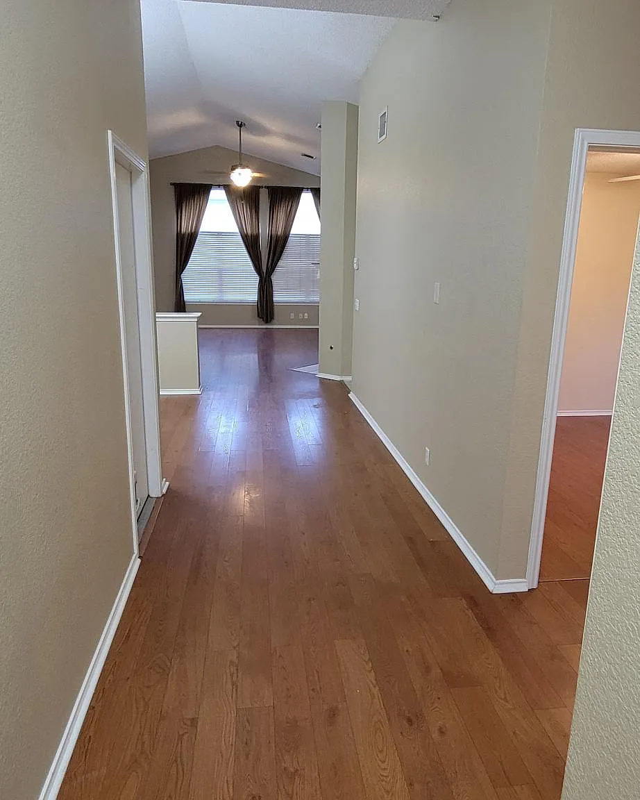 3 bed, 1672 sqft, $2,100 — Photo 4