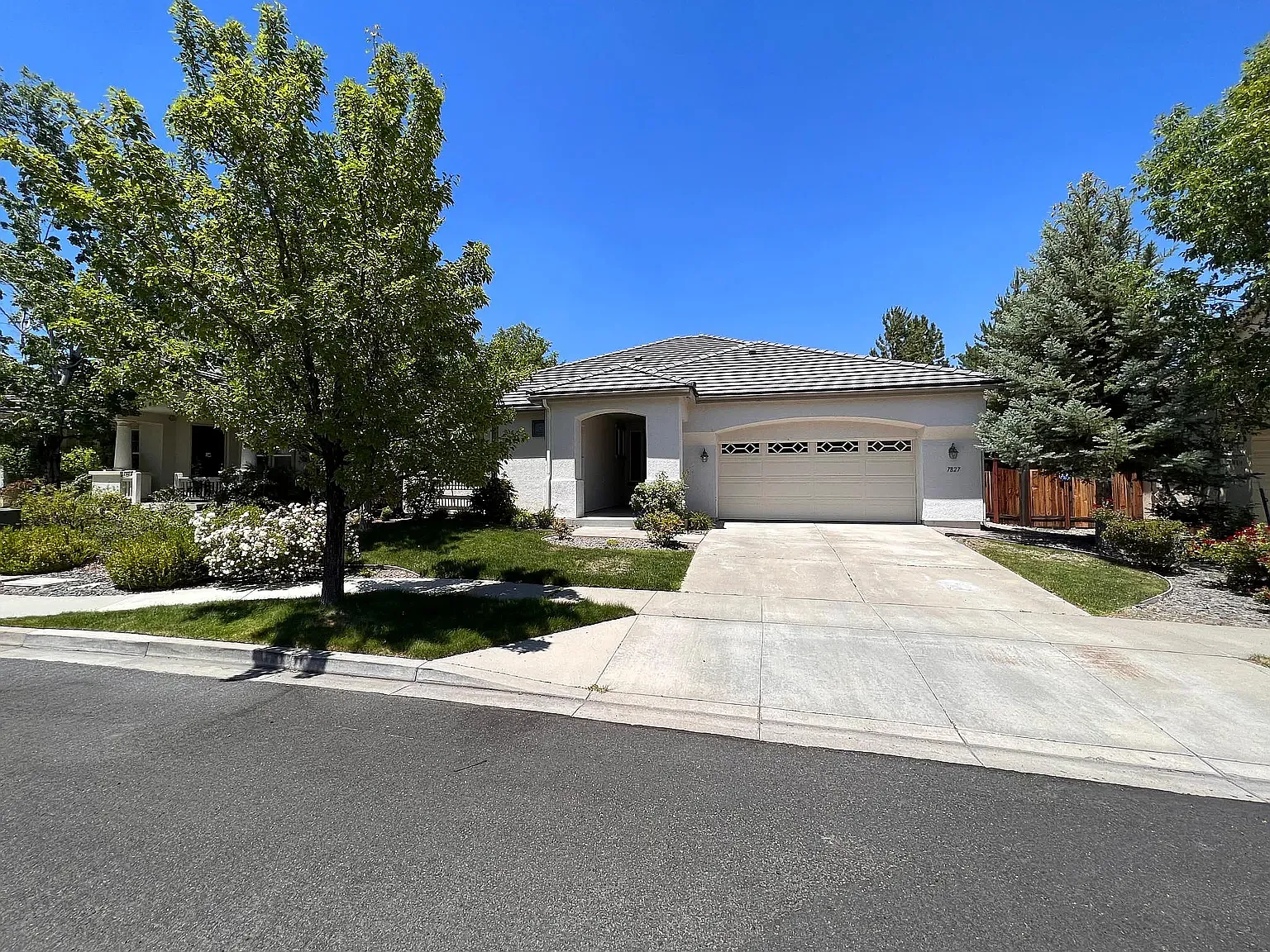 3 bed, 1675 sqft, $3,150 — Photo 2