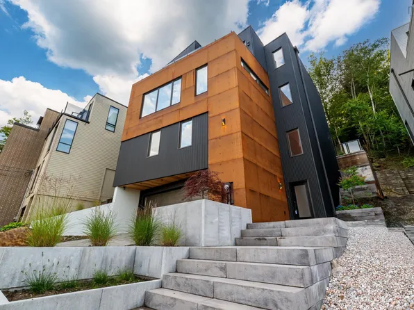 31 Armshore Dr, Halifax, NS B3N 1M4