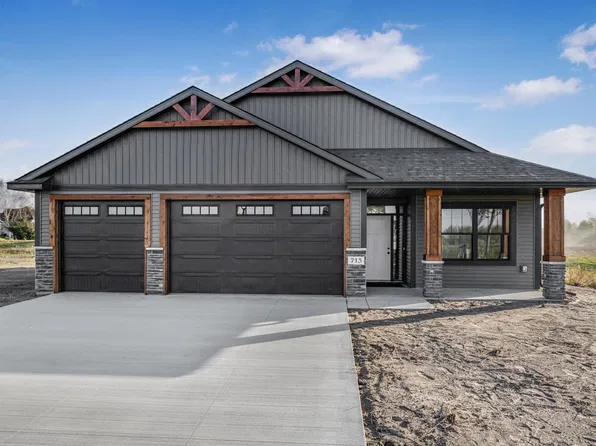 713 David Way, Isanti, MN 55040