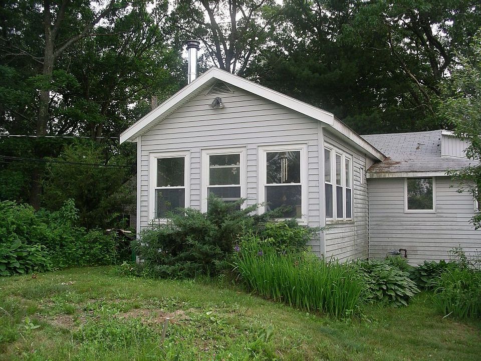 2nd image of 54 Lakeside Blvd