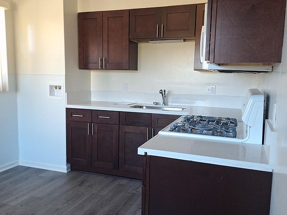 3rd image of 4039 Clairemont Mesa Blvd #39