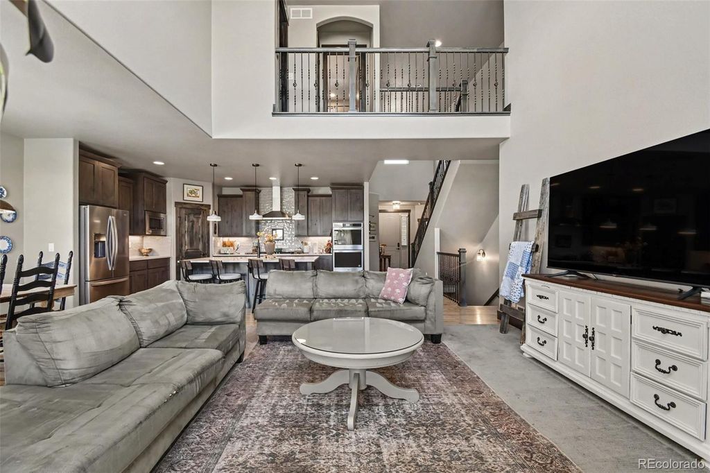 1833 Castle Hill Drive