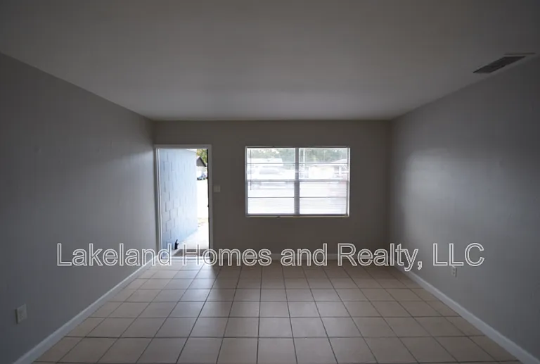 1034 Berkley Rd — Photo 4