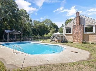 282 King St, Hanson, MA 02341