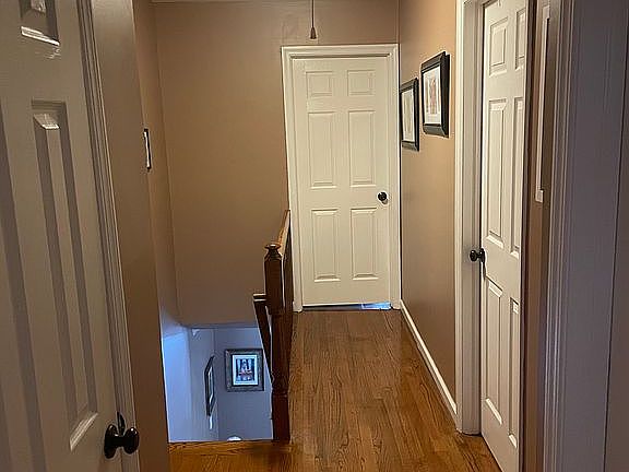 5th image of 45 Thornycroft Ave