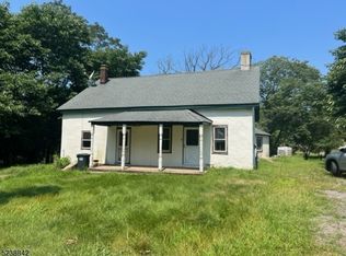 2 Springhouse Ct, Lebanon, NJ 08833