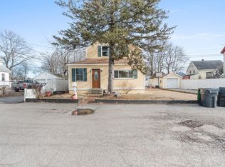 9 Lakeside Ave, Hyde Park, MA 02136