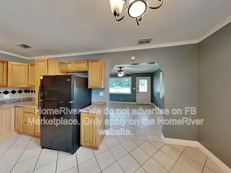 12004 Derris Ct — Photo 2