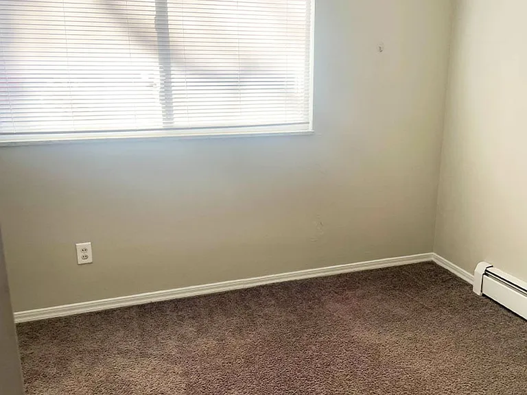 249 Senator Pl — Photo 4