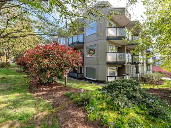175 W 4th St #201, North Vancouver, BC V7M 1H6