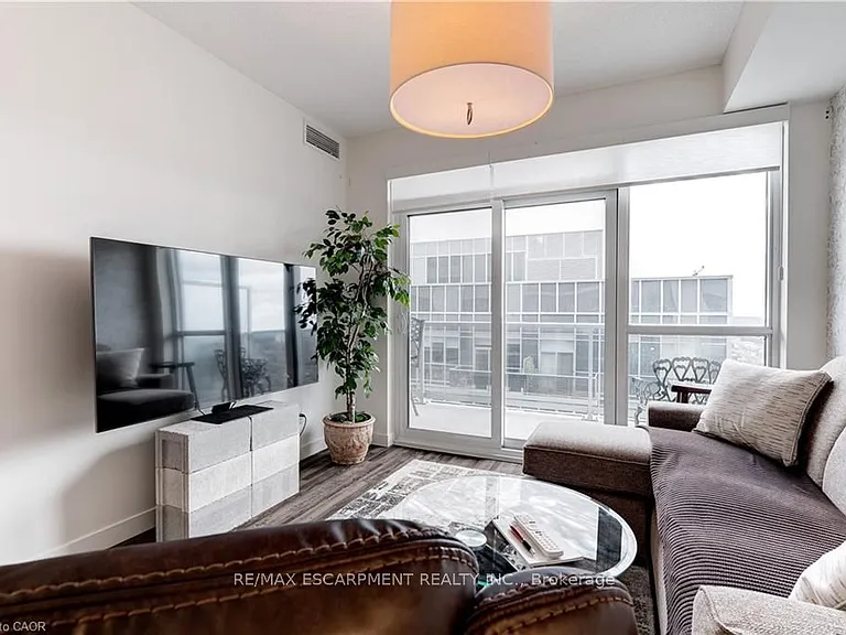 2087 Fairview St #2101 — Photo 9