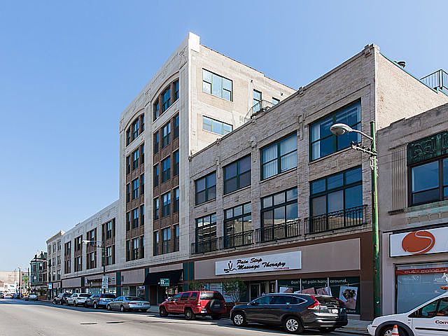 1st image of 3151 N Lincoln Ave APT 214