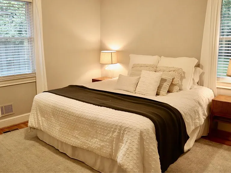 33 Gurley Ave — Photo 8